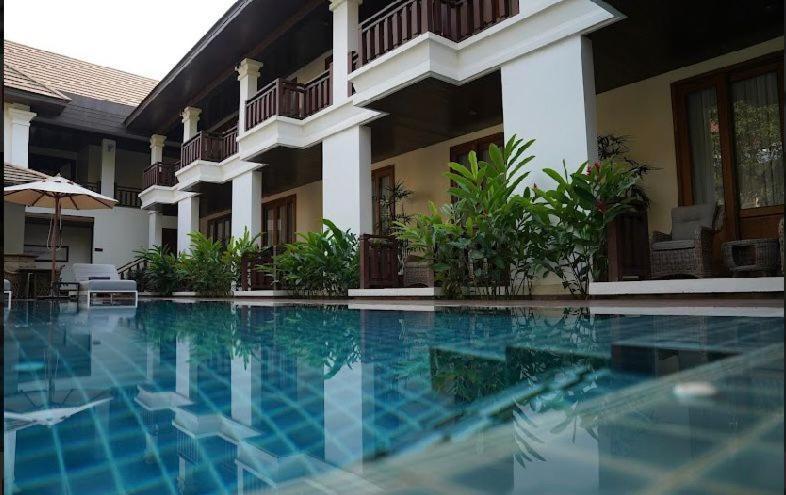 Athena Hotel Pakse Eksteriør bilde